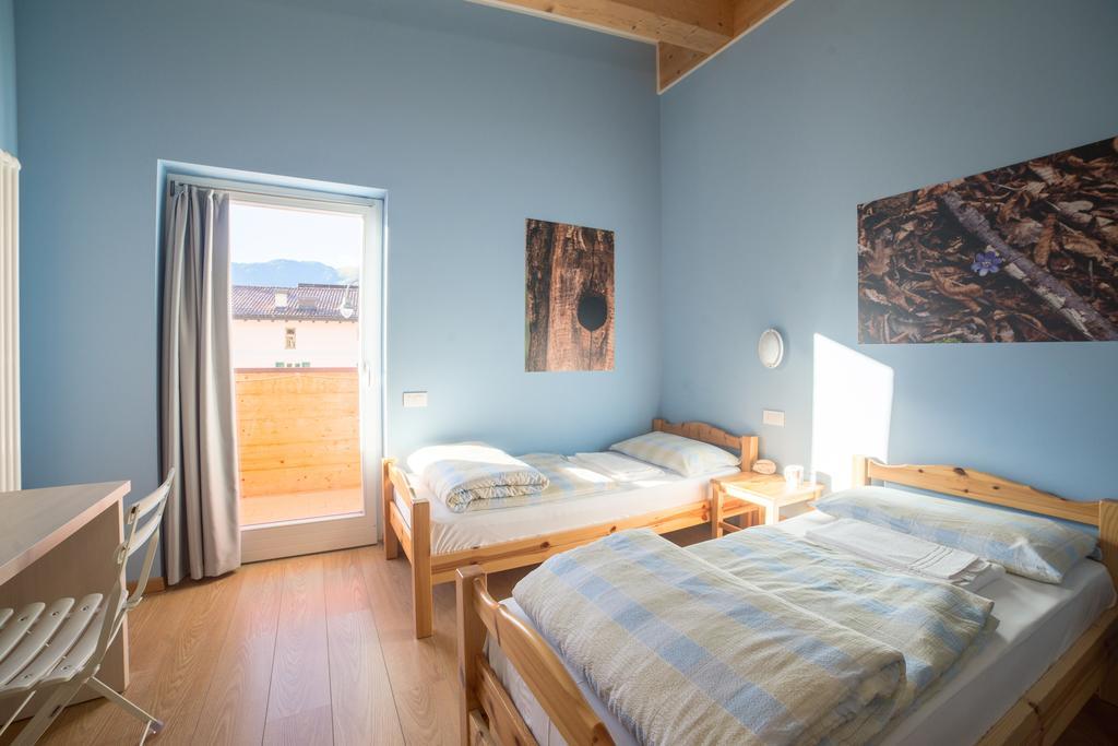 Hostel L'Ost - Ostello Di Grumes Exteriör bild