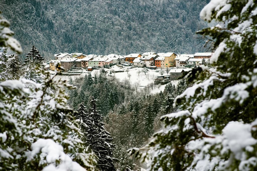 Hostel L'Ost - Ostello Di Grumes Exteriör bild